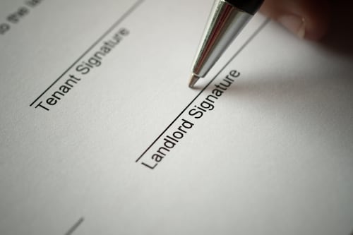 Couple who left rented home due to cost of rent and childcare ordered to pay €3,400 for not giving proper notice