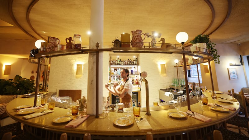 I don’t usually like hotel restaurants but this one shines