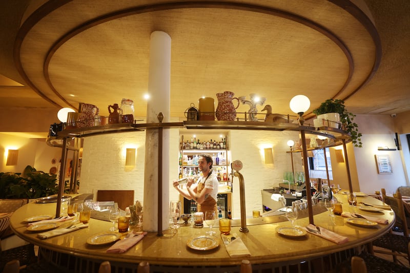 I don’t usually like hotel restaurants but this one shines